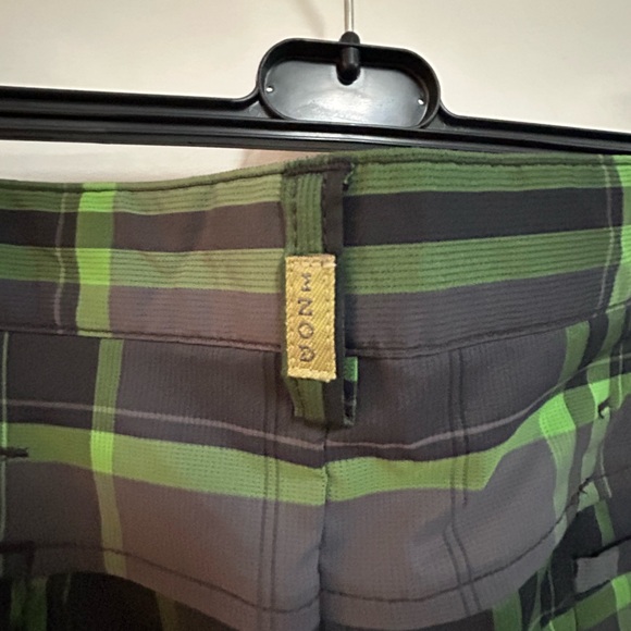 IZOD PLAID GOLF SHORTS - Picture 11 of 14